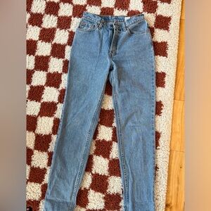 Vintage Levi’s 512 Slim Fit Straight Leg Jean / Size 26 - 27